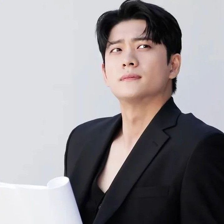 Behind-the-scenes cut of Kang Taeoh