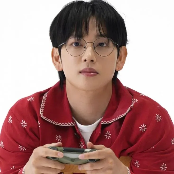Behind-the-scenes cut of Yim Siwan