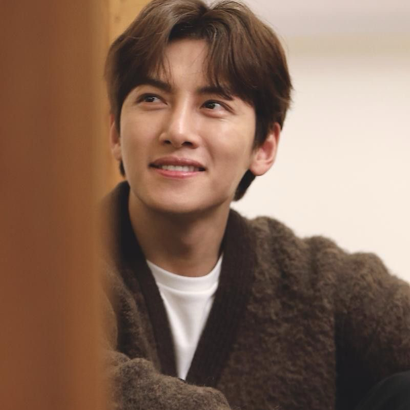 Behind-the-scenes cut of Ji Changwook