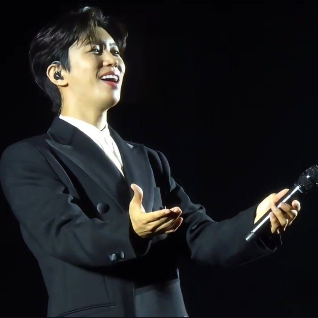 A moment captured by a fan of Lim Youngwoong