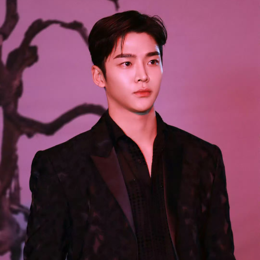 Foto terbaru dari Rowoon
