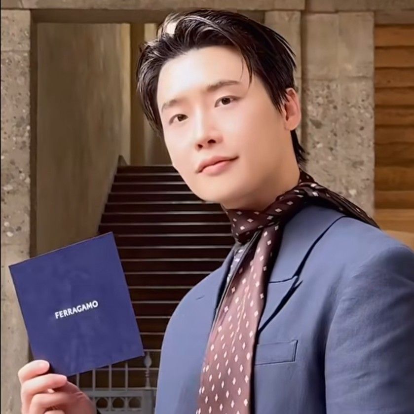 A moment captured by a fan of Lee Jongsuk