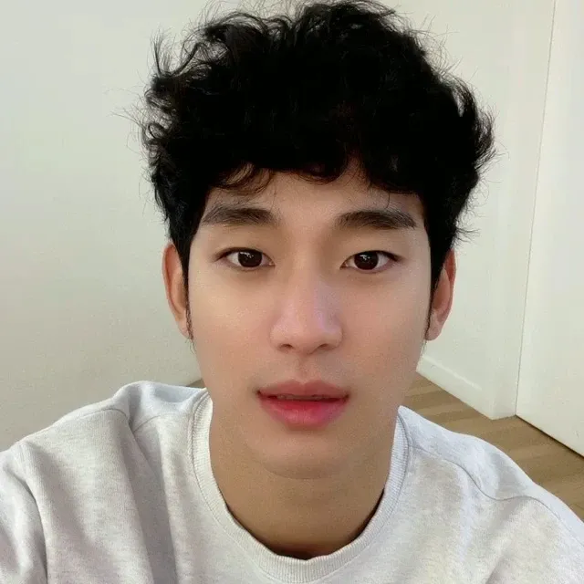 Recent activity shot of Kim Soohyun