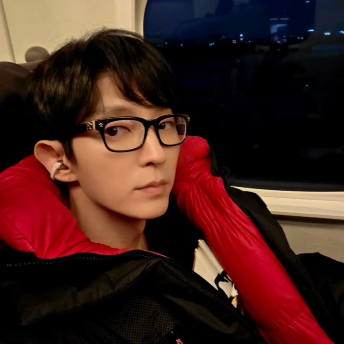 A moment captured by a fan of Lee Joongi