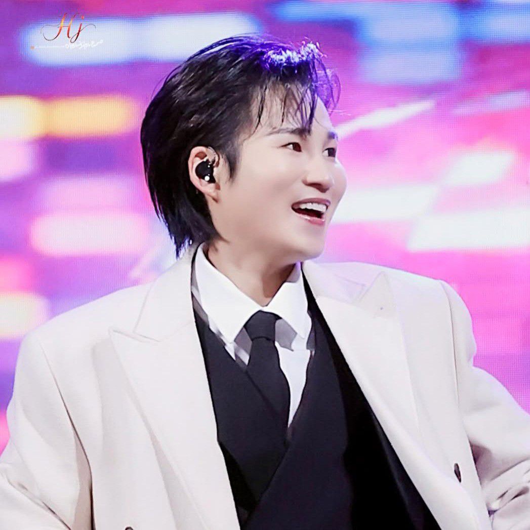 Behind-the-scenes cut of Kim Heejae