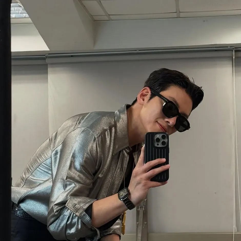 粉絲拍下的池昌旭瞬間