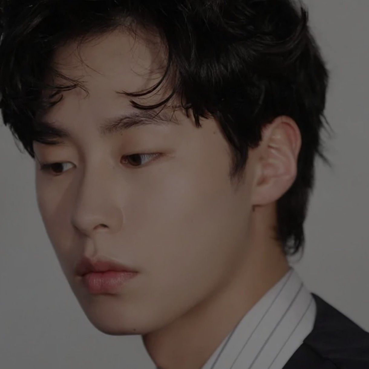 Behind-the-scenes cut of Lee Jaewook