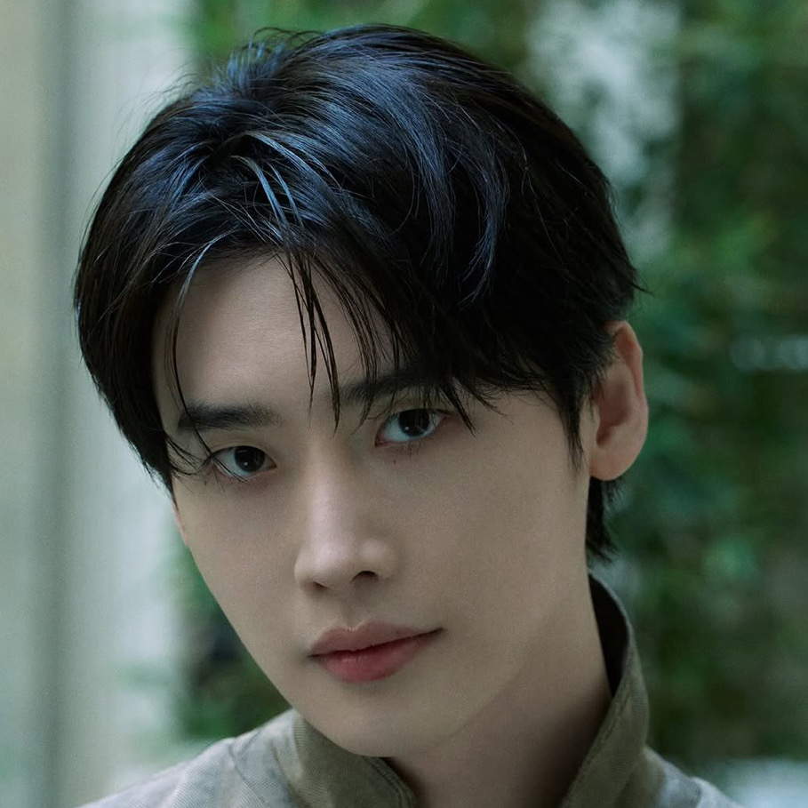 Behind-the-scenes cut of Lee Jongsuk