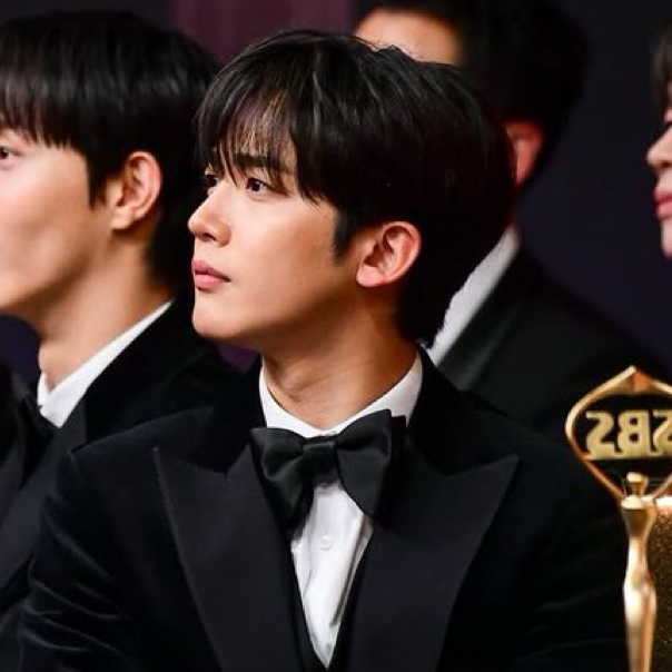 Behind-the-scenes cut of Kim Yohan