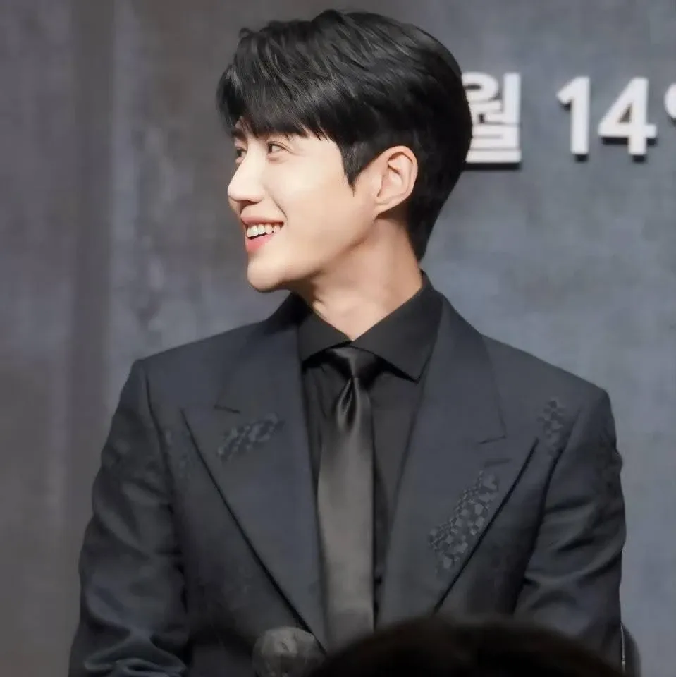 김선호 최근 활동샷