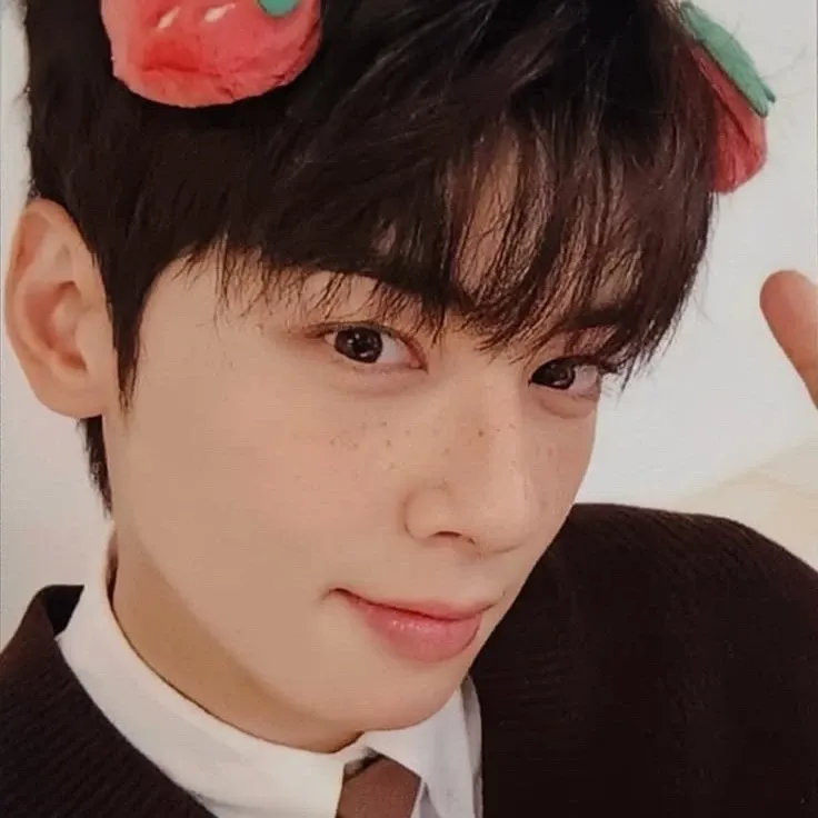 Latest photo of Cha Eunwoo