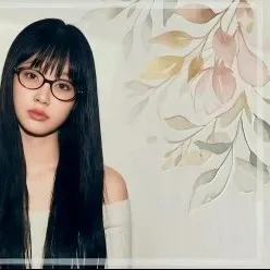 A moment captured by a fan of Yeonwoo
