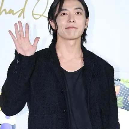 金材昱的最新照片