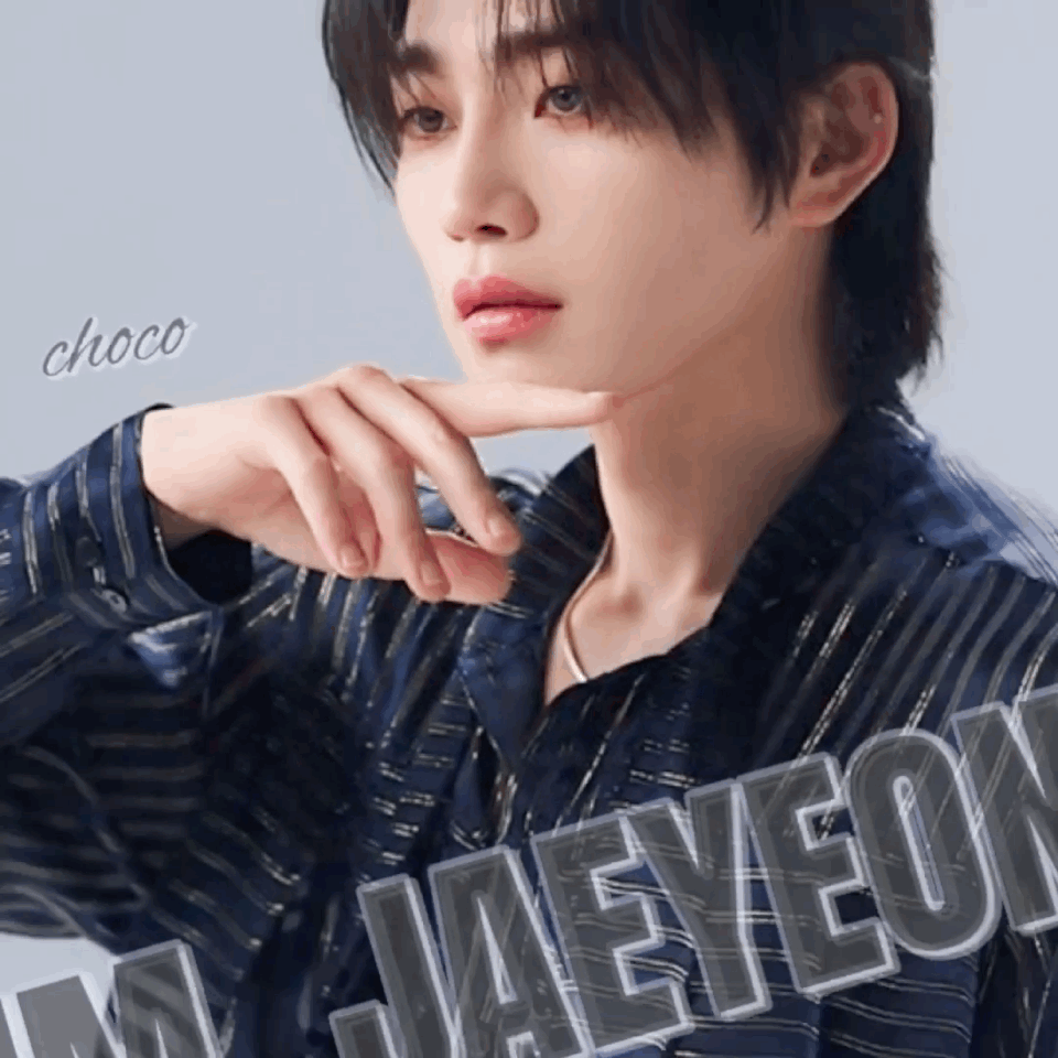 Behind-the-scenes cut of Kim Jaeyoung