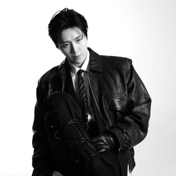 金宣虎的最新照片