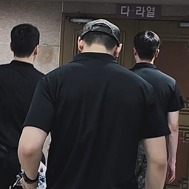 Behind-the-scenes cut of Cha Eunwoo