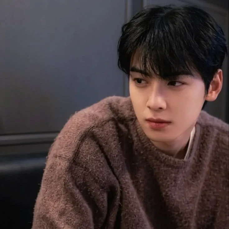 Latest photo of Cha Eunwoo