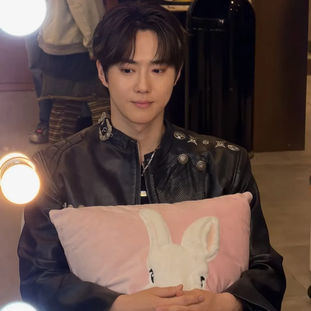 Recent activity shot of Suho