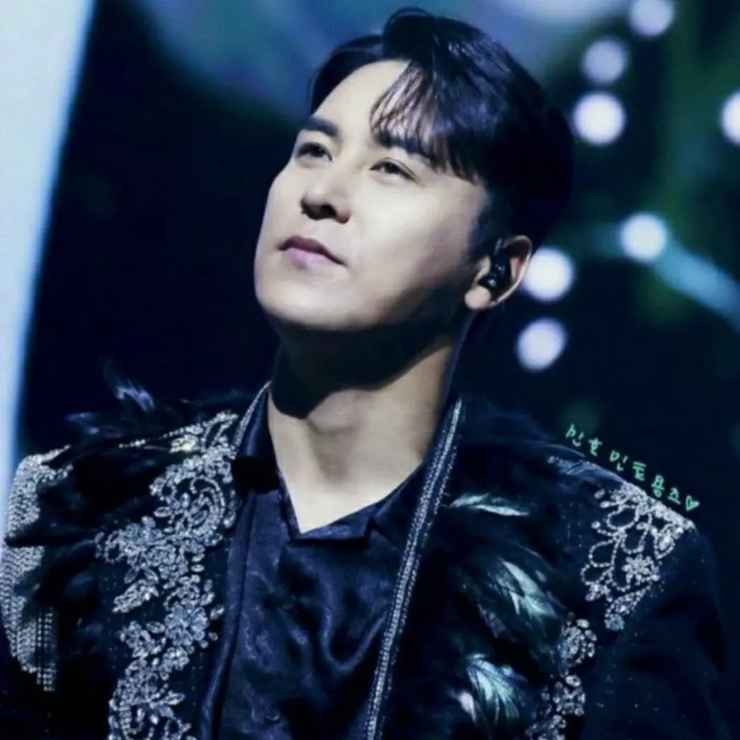 チャン・ミンホの最近の活動ショット