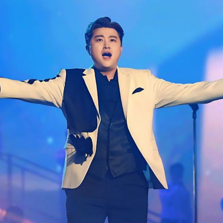 粉丝拍下的金浩中瞬间