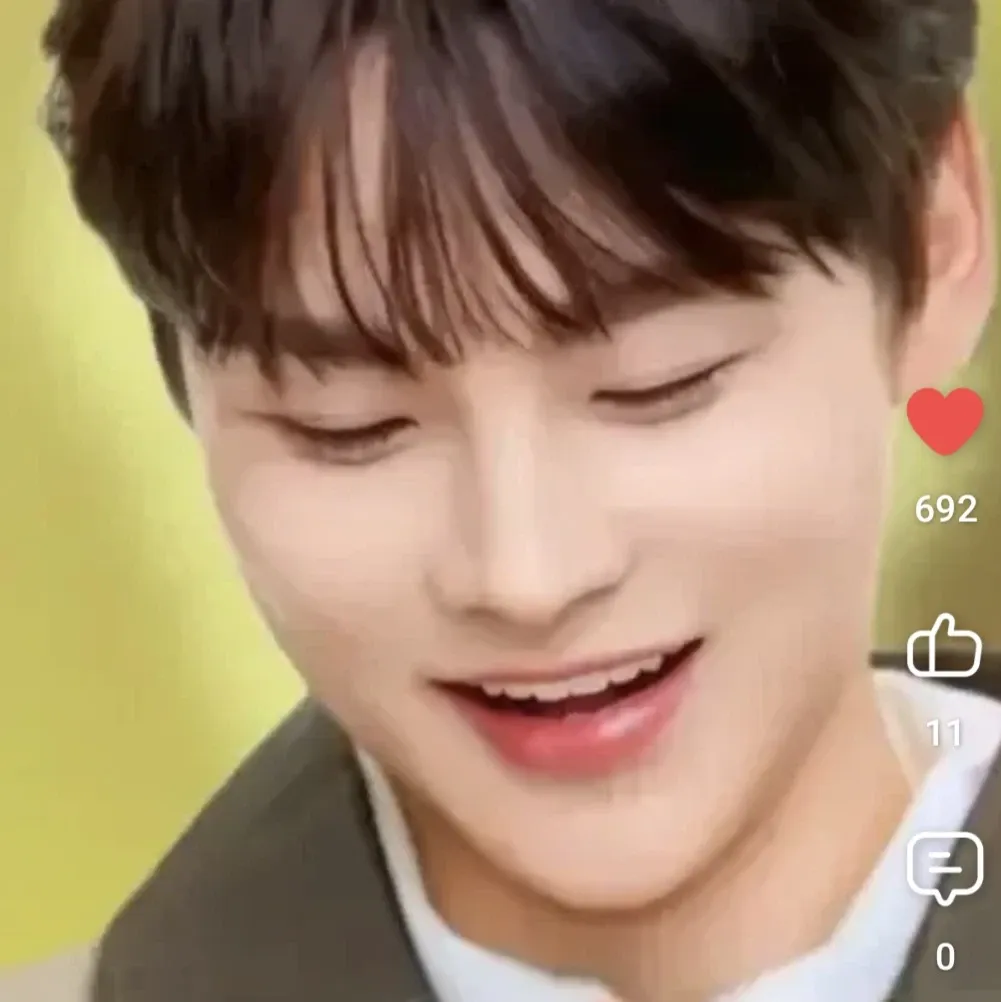 A moment captured by a fan of Park Seojin
