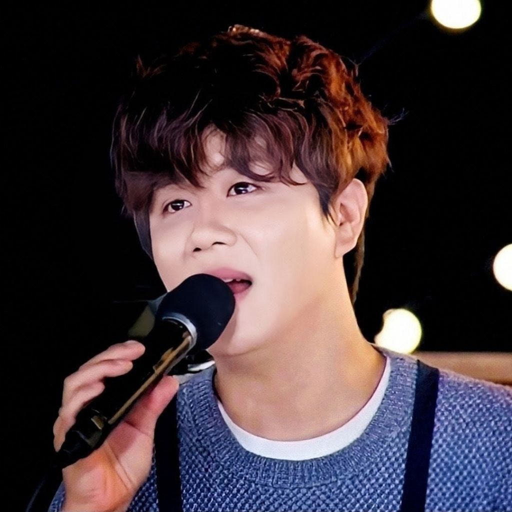 チン・ヘソンの最新写真