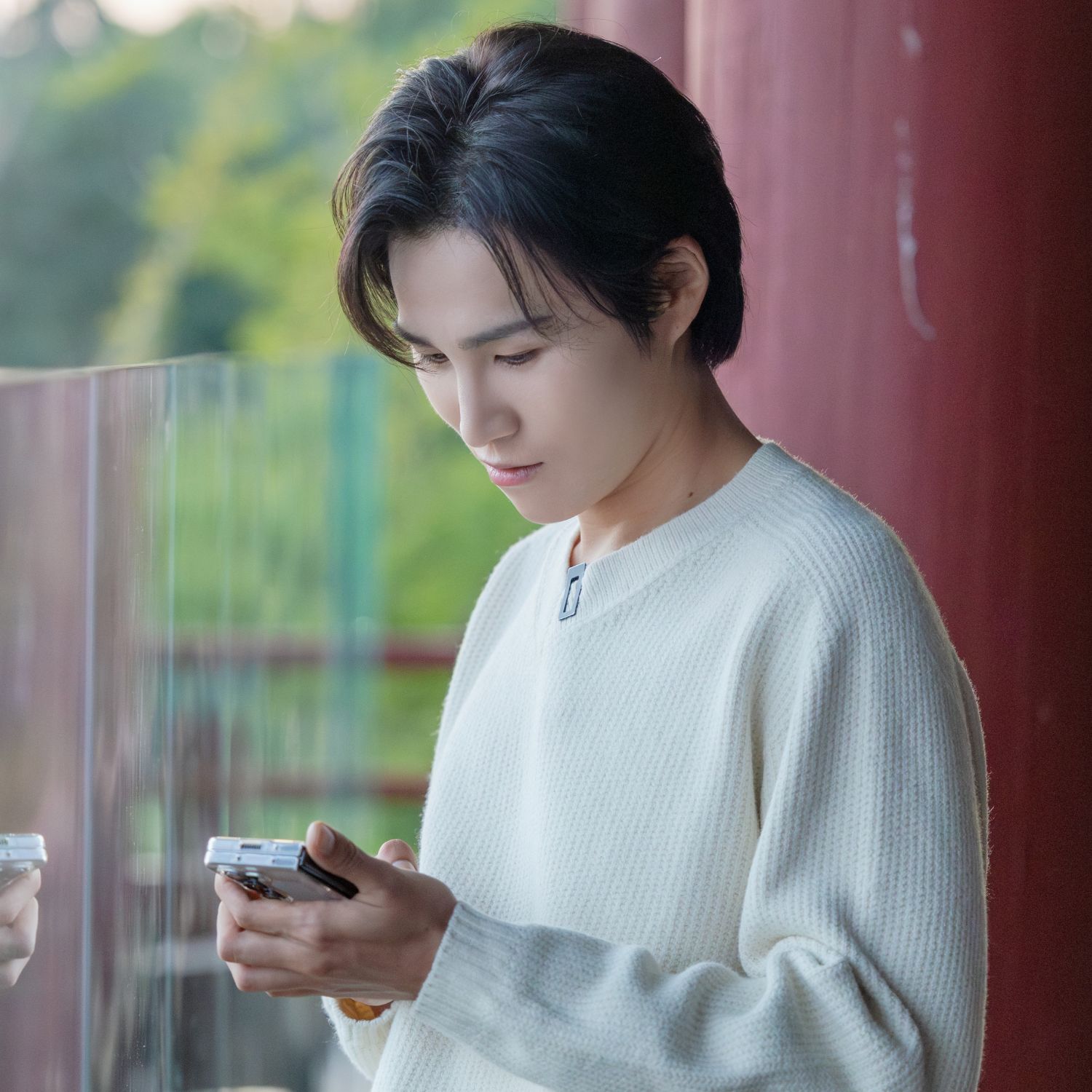 Behind-the-scenes cut of Kim Heejae