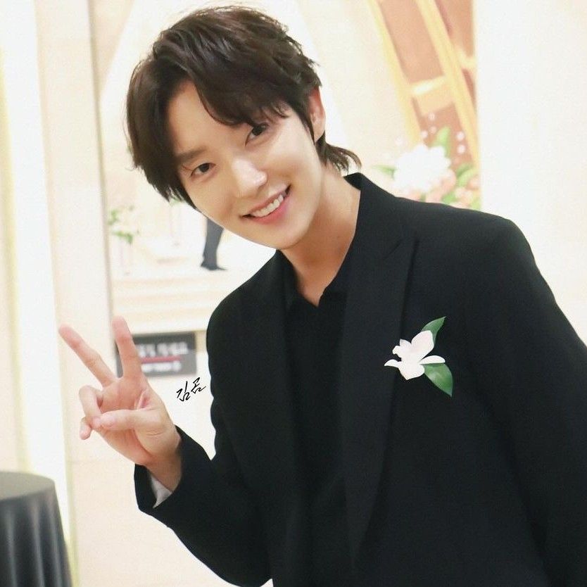 Latest photo of Lee Joongi