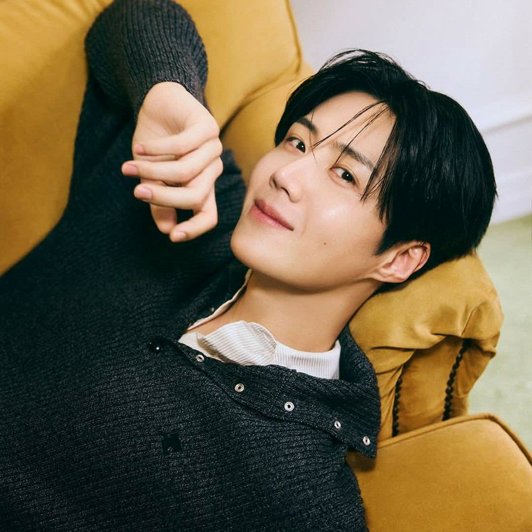 粉絲拍下的金宣虎瞬間