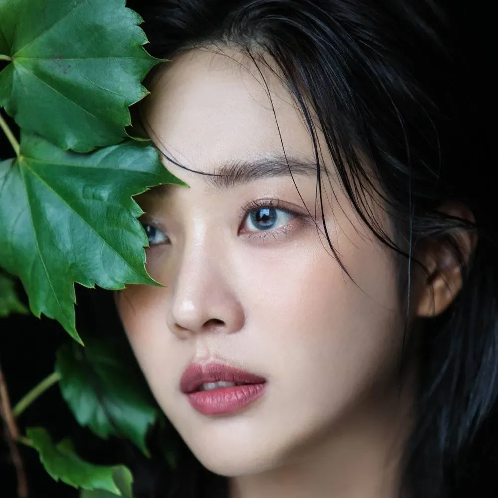 Behind-the-scenes cut of Cho Boah