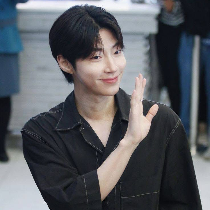 황인엽의 비하인드 컷