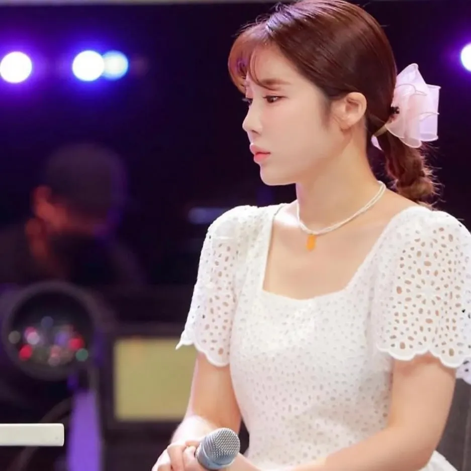 Cuplikan di balik layar dari Kim Soyou