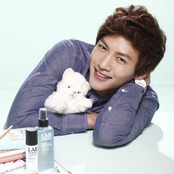 지창욱 최근 활동샷