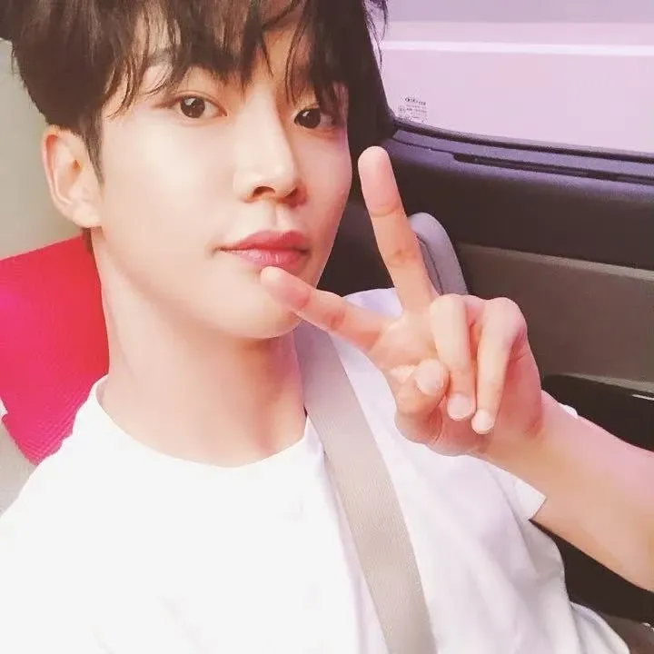 로운 최근 활동샷