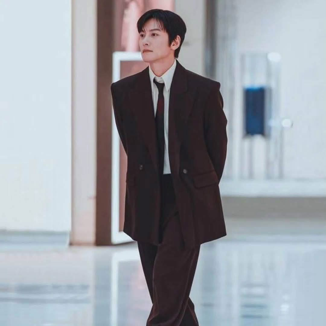 Behind-the-scenes cut of Ji Changwook