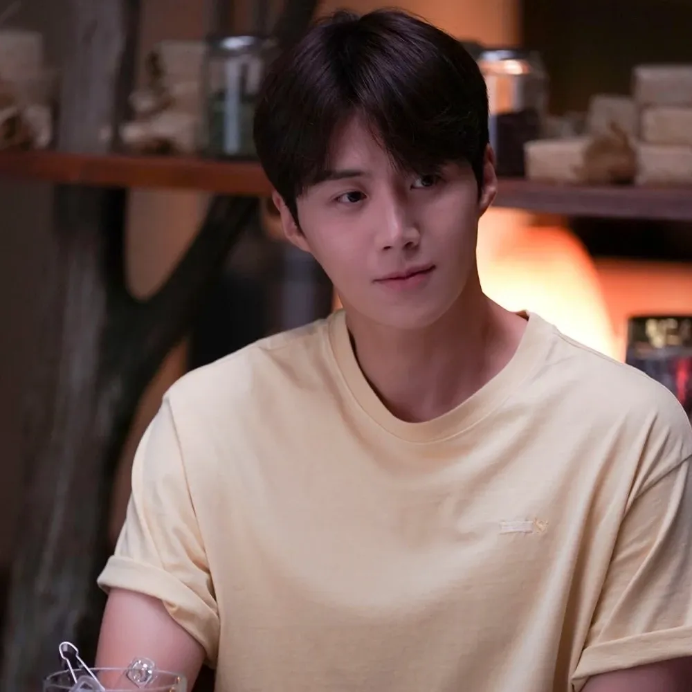 A moment captured by a fan of Kim Seonho