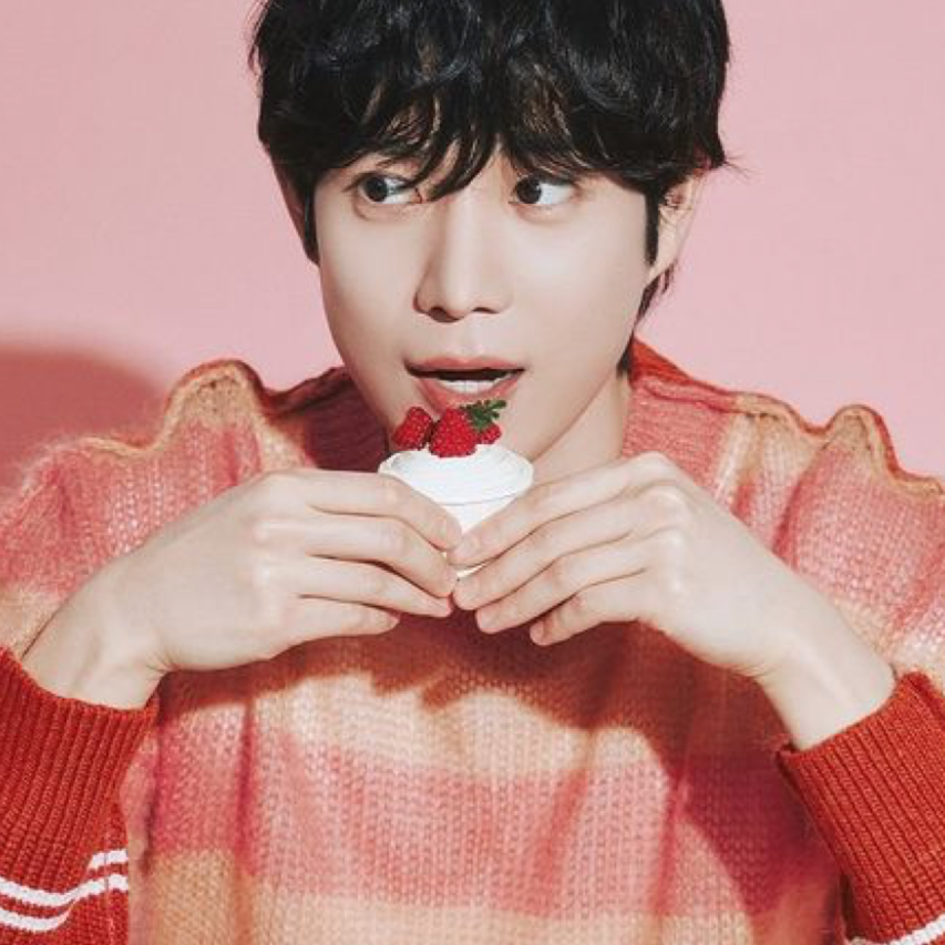 A moment captured by a fan of Kim Youngdae