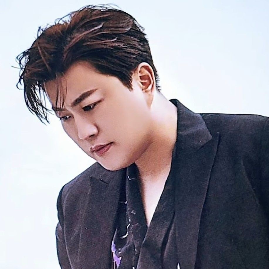 粉絲拍下的金浩中瞬間