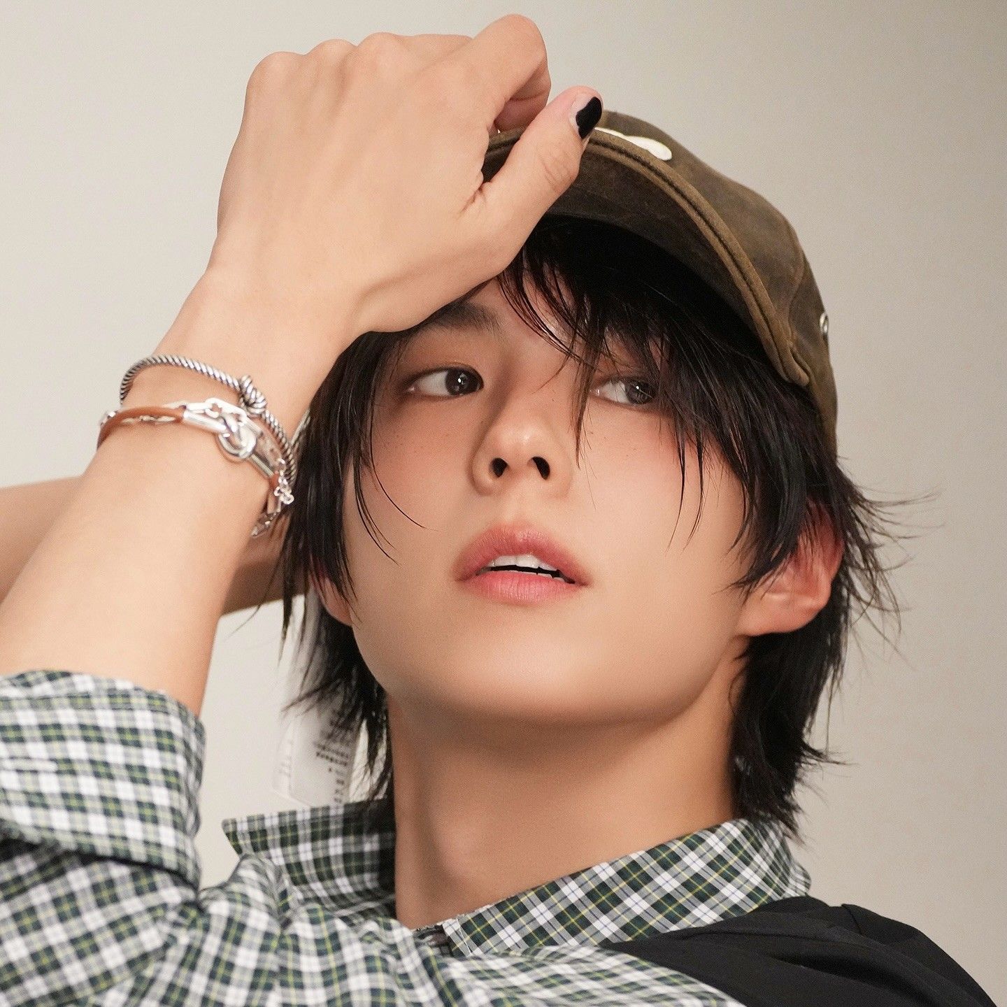 Behind-the-scenes cut of Park Bogum