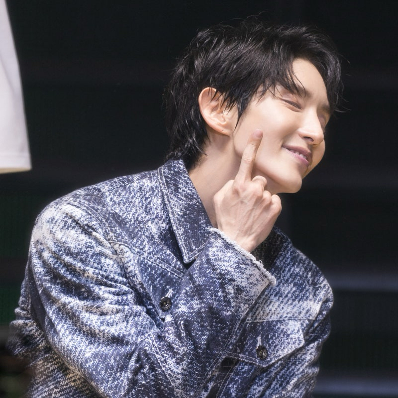 Behind-the-scenes cut of Lee Joongi