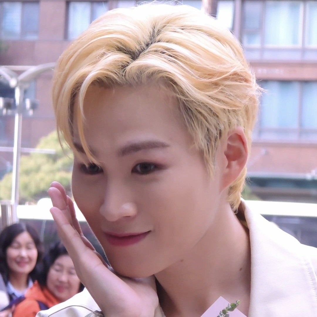 김희재의 비하인드 컷