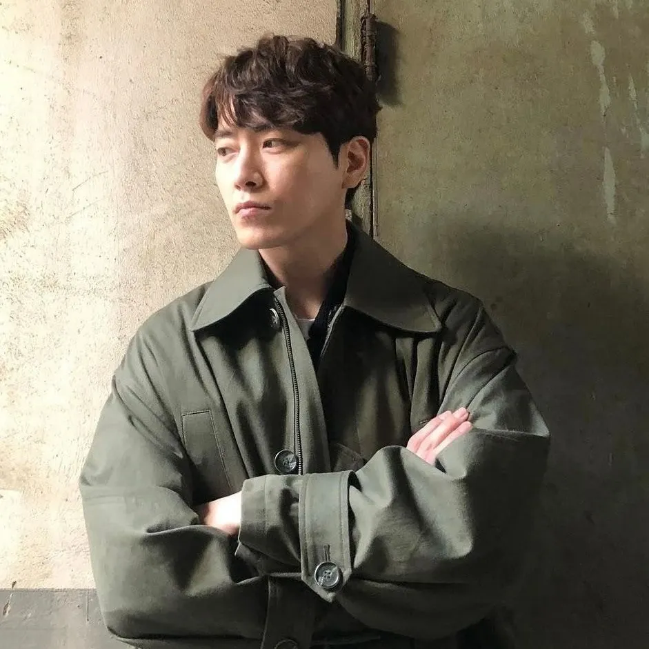 A moment captured by a fan of Lee Joonhyuk