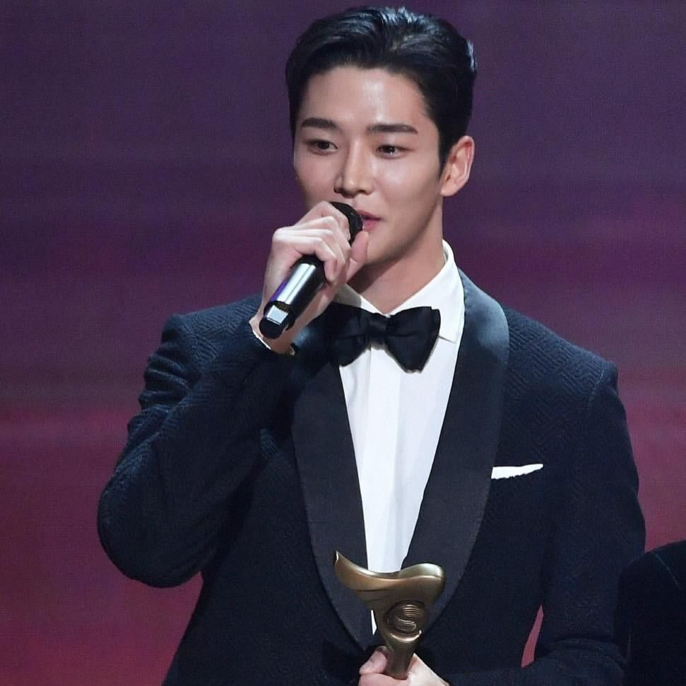 로운 최근 활동샷