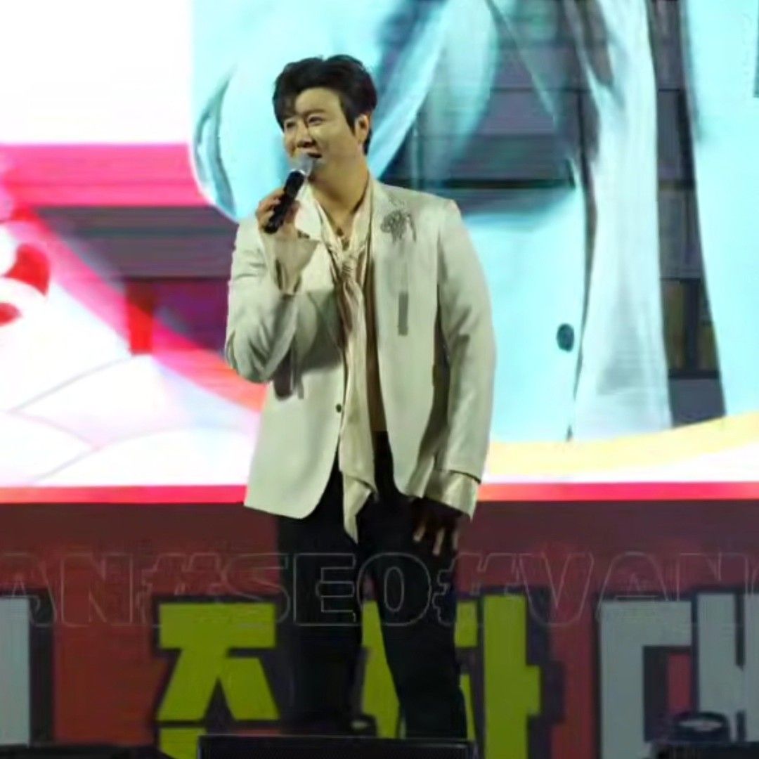 チン・ヘソンのビハインドカット