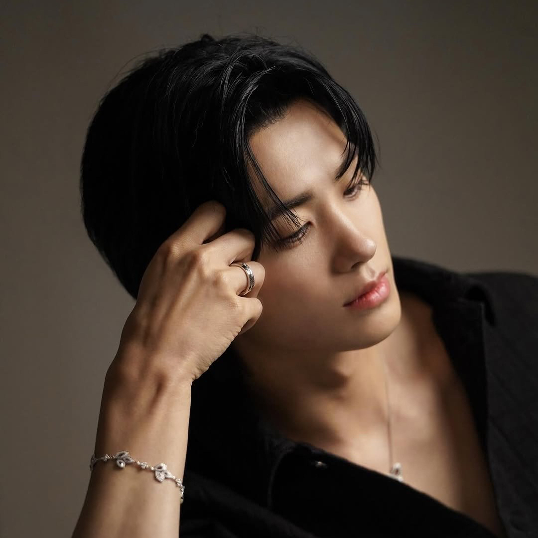 Recent activity shot of Park Hyungsik