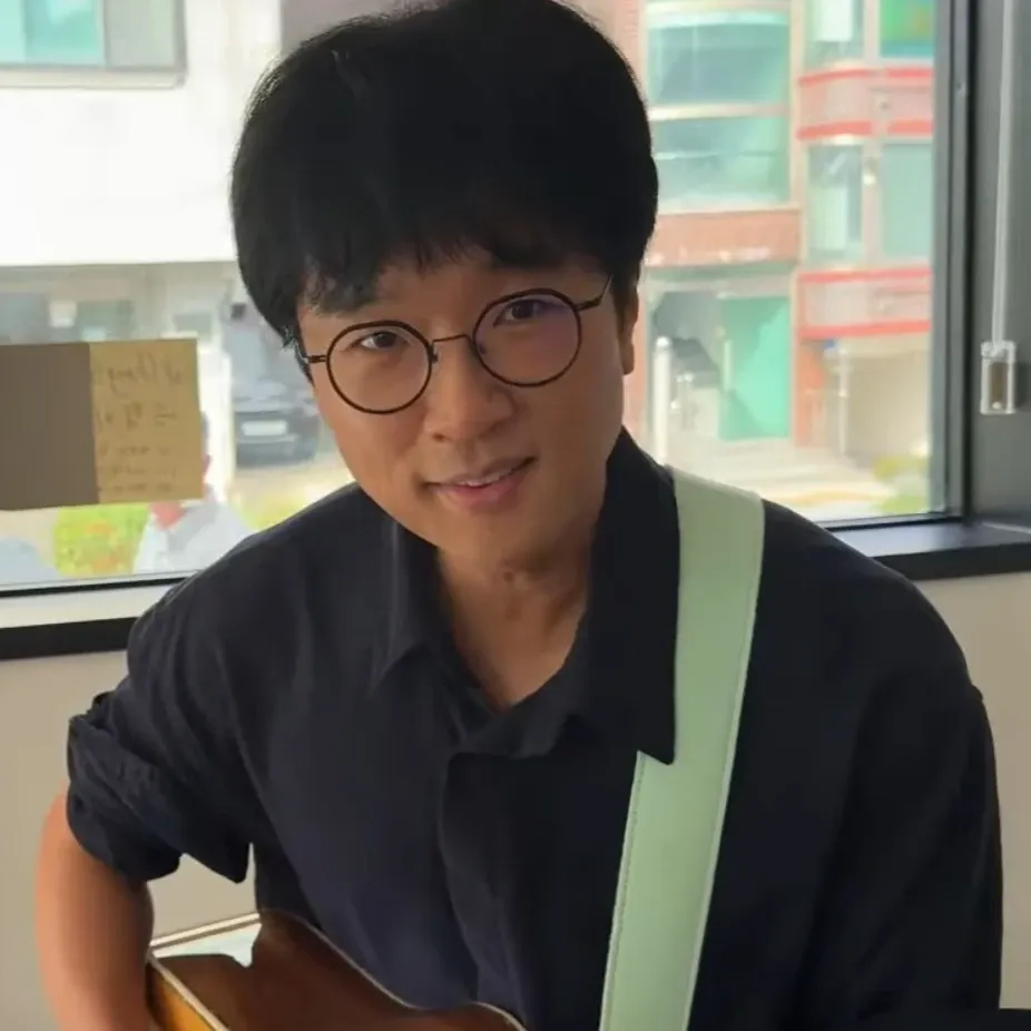 Behind-the-scenes cut of Bak Changgeun