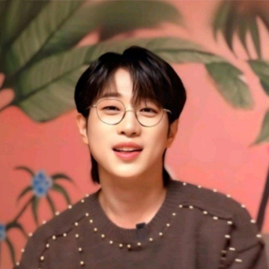 A moment captured by a fan of An Sunghoon