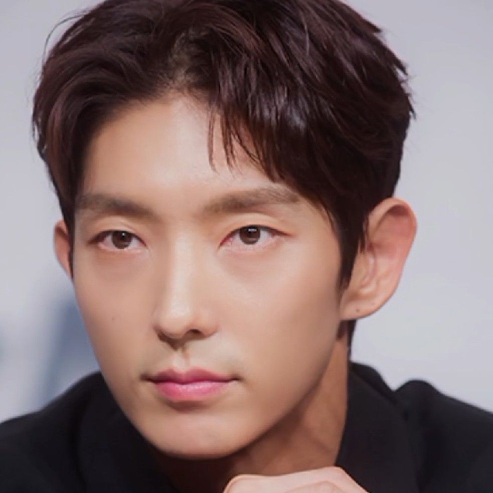 Latest photo of Lee Joongi