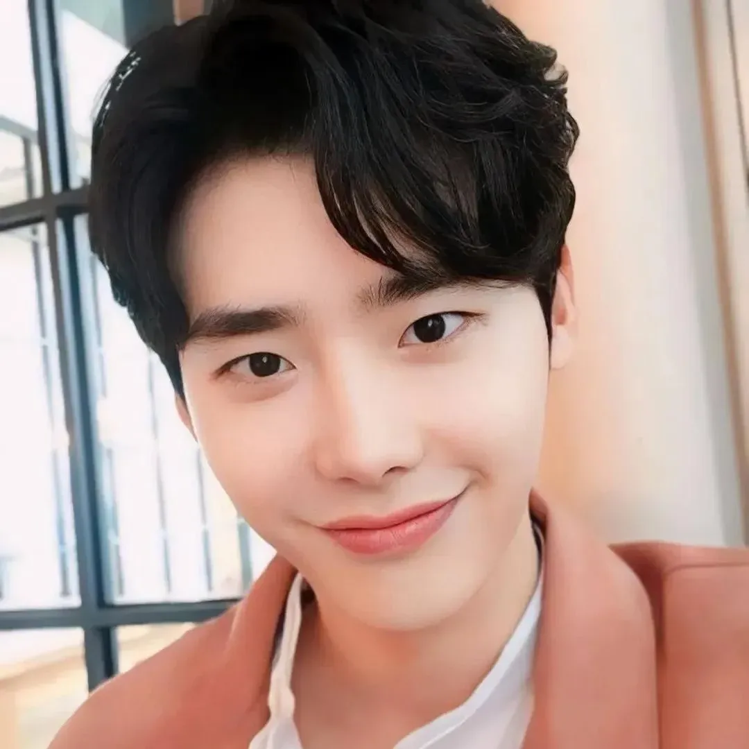 Latest photo of Lee Jongsuk