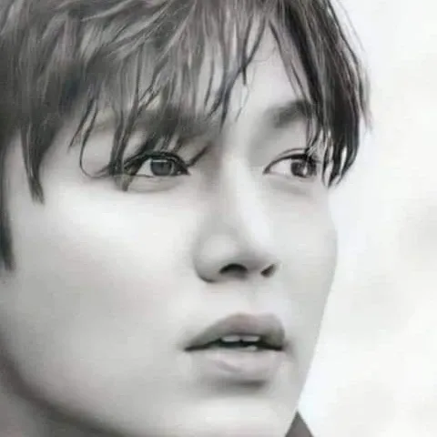 イ・ミンホの最近の活動ショット